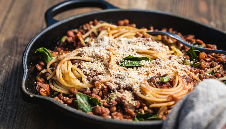 Eenpansgerecht: vegetarische spaghetti bolognese | Gezondheidsnet