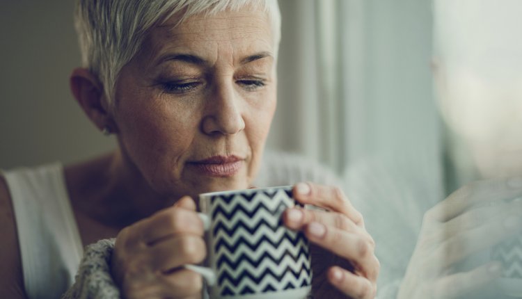 vrouw-koffie