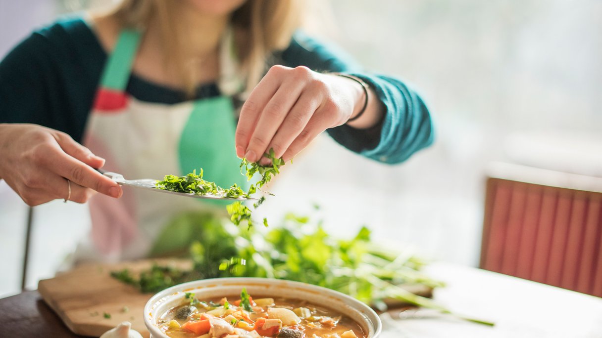 Waarom je geen soep uit blik, pak of zak moet eten Gezondheidsnet