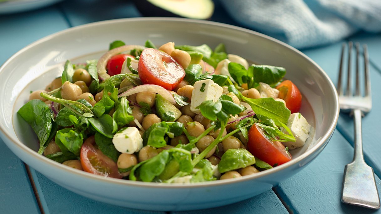 Kikkererwtensalade Met Feta, Avocado En Tomaat | Gezondheidsnet