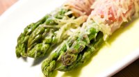 Asperges met parmaham en salie